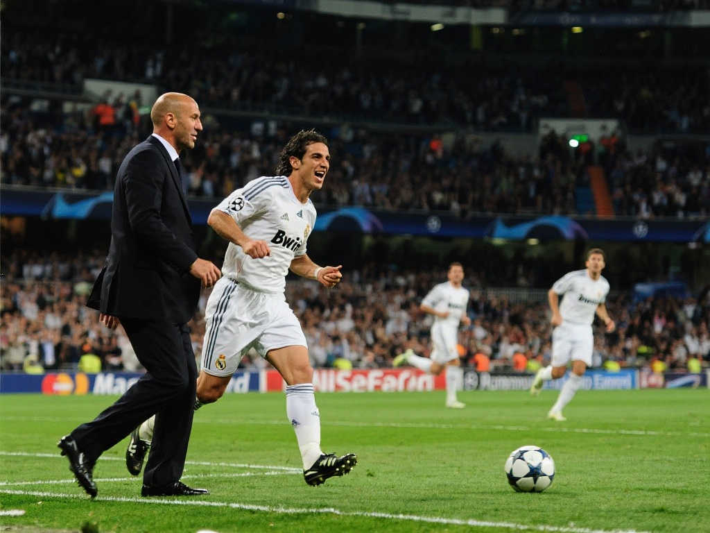 亚冠联赛中 亚冠联赛中